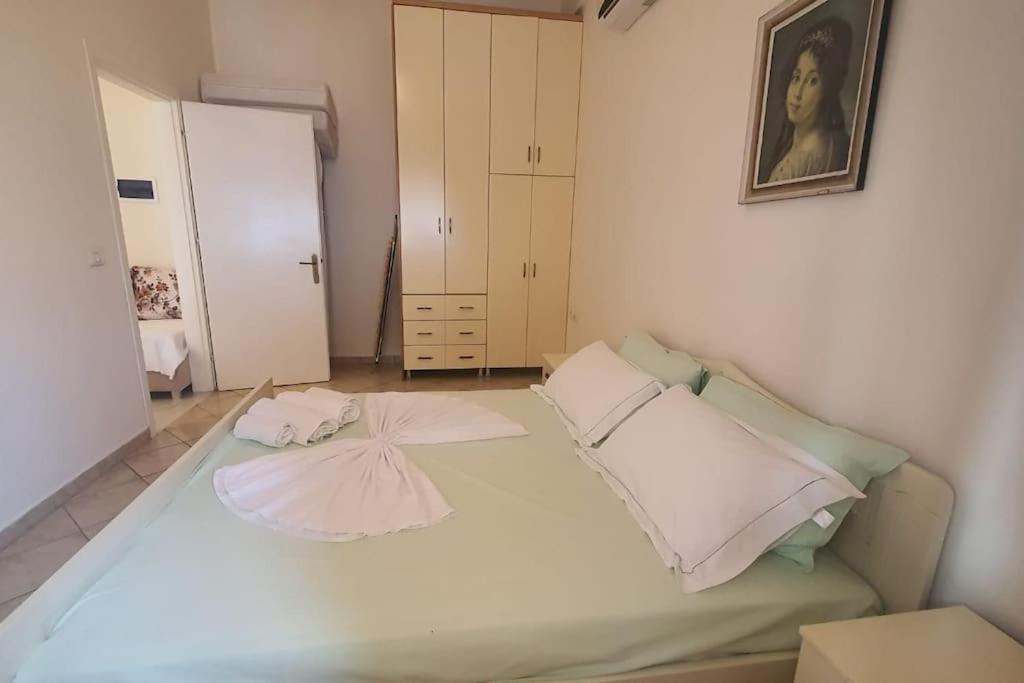 Rose'S Apartment Sarandë Buitenkant foto